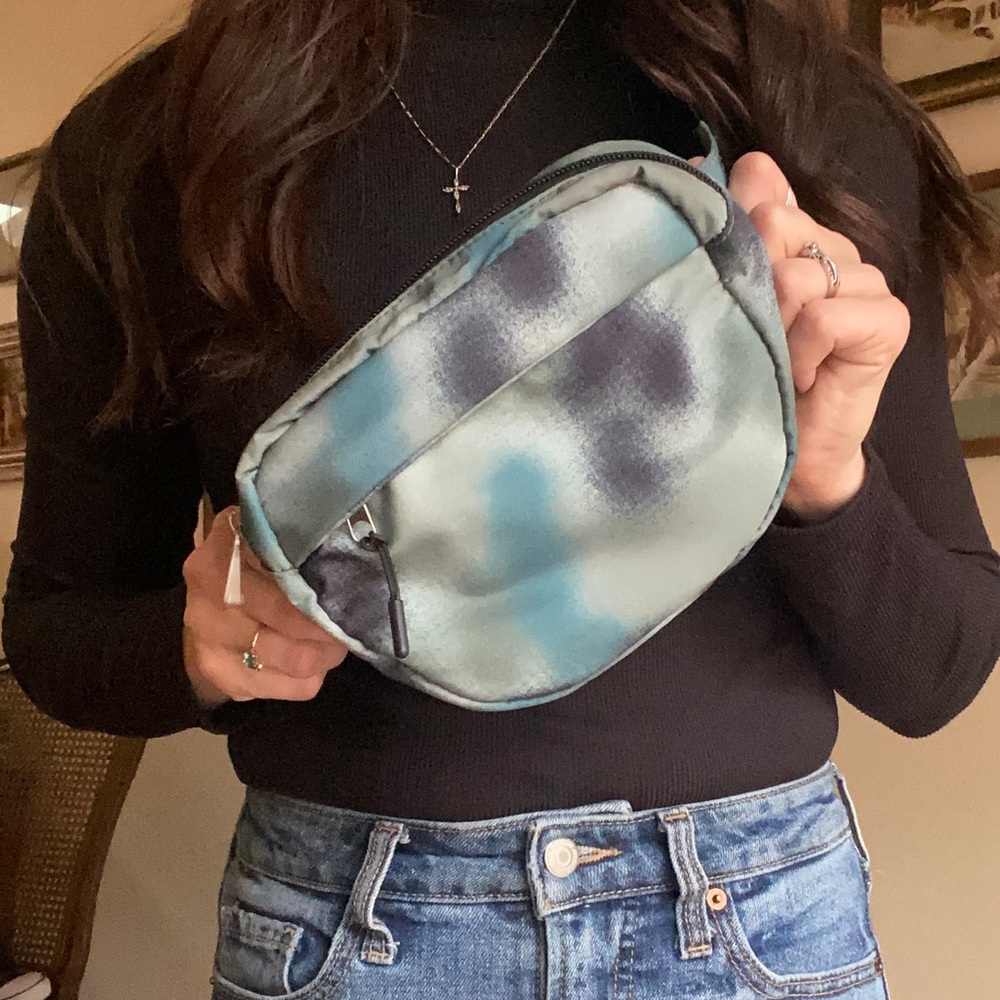 Crossbody Bag w/ Adjustable Strap